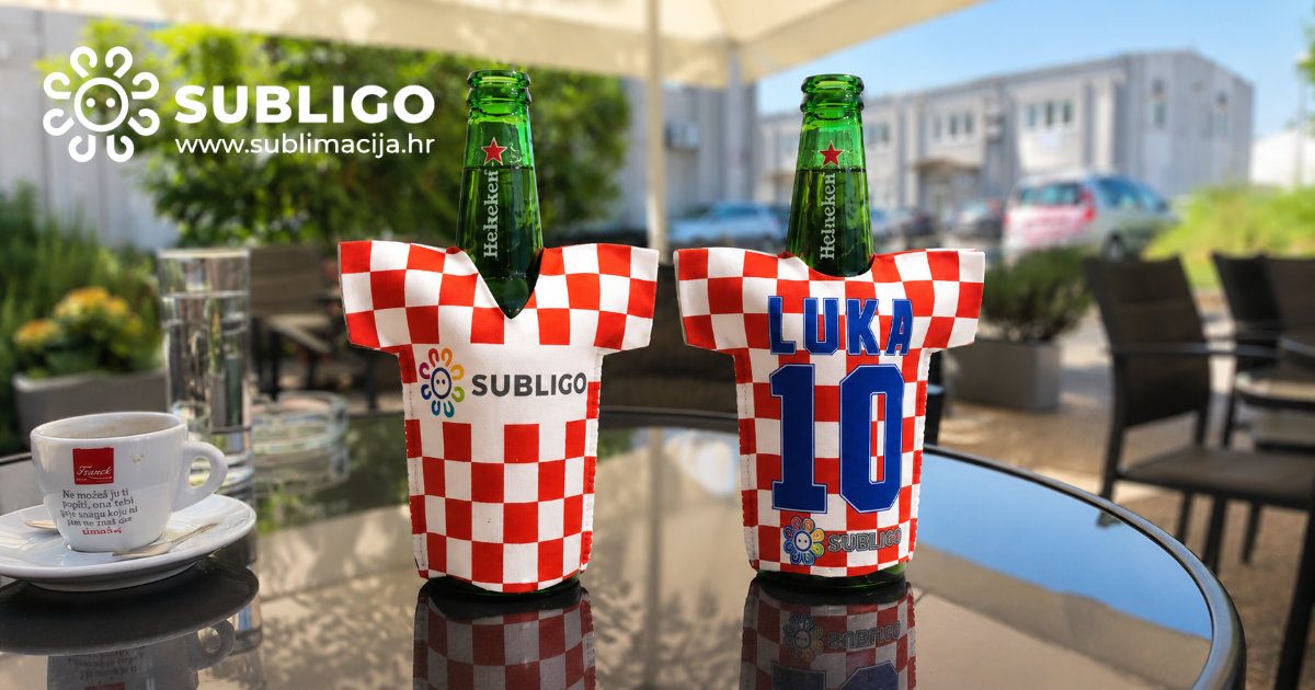 Hladna piva, nogomet i personalizirani hladnjak za boce u obliku majice